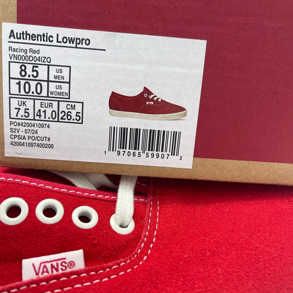 Vans WMNS Authentic Lowpro
Racing Red
VN000D04IZQ Red Low-Top Sneakers - Picture 16 of 16